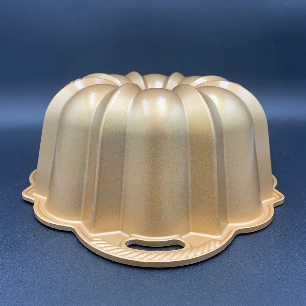 Nordic Ware Gold Anniversary Bundt Pan 10-15 Cup Cast Aluminum Made in USA